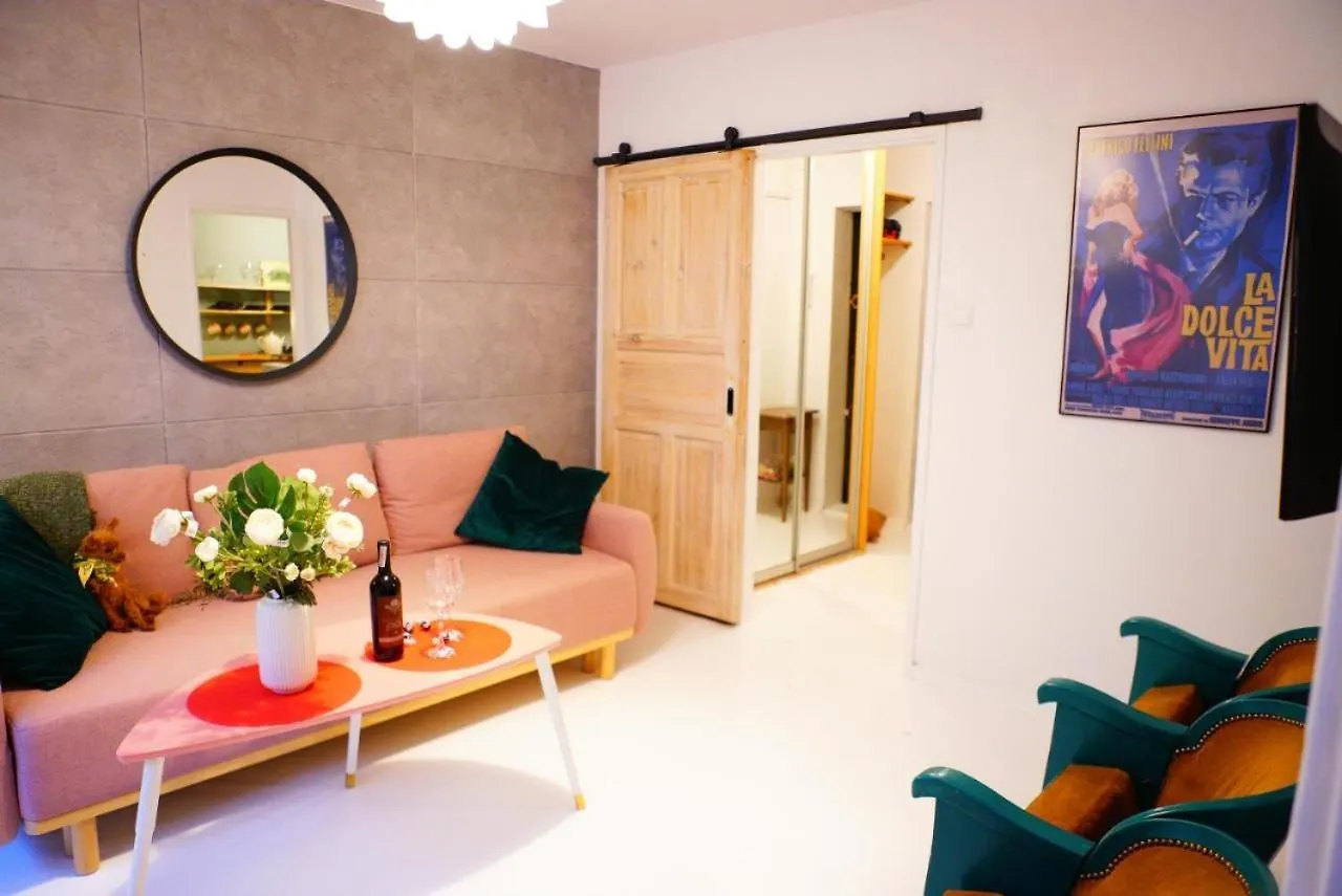 Apartment Kinowa Warsaw